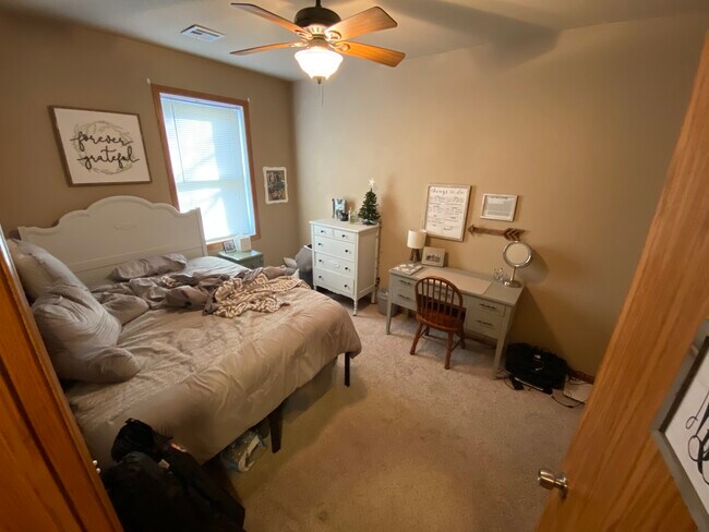 Foto del edificio - 1203 Thurston St