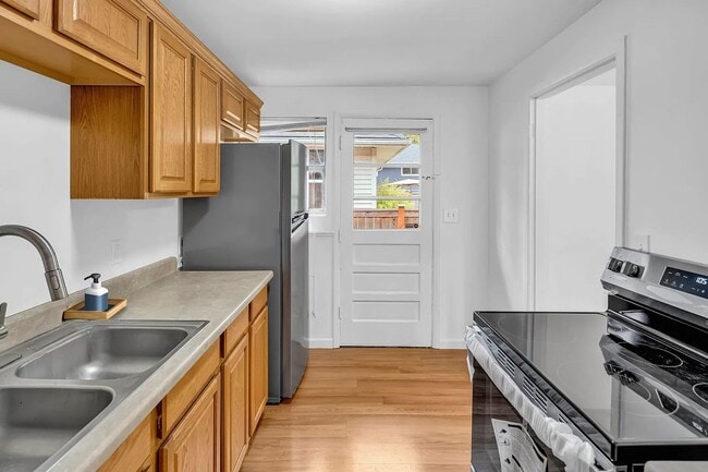 Building Photo - 3602 NE 75th St