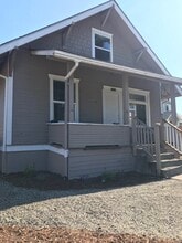 Building Photo - 3805 E Howe St