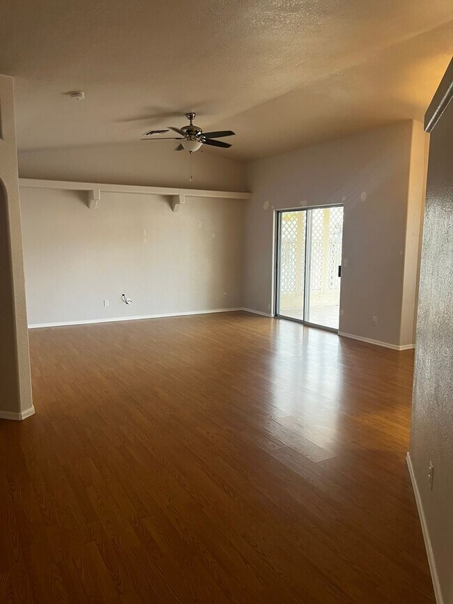 Foto del edificio - 3 Bedroom - 2 Bath - POOL HOME
