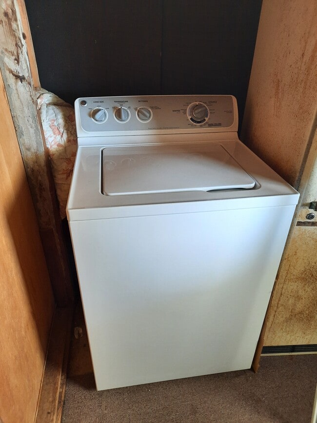 Foto del edificio - 5213 Evelyn Dr NW