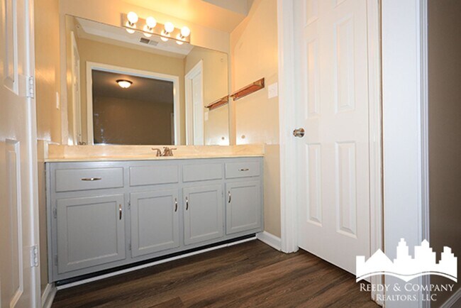 Foto del edificio - 7579 Clarkfield Pl