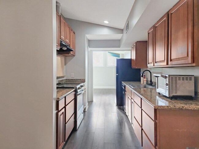 Foto del edificio - 468 College Hill Dr