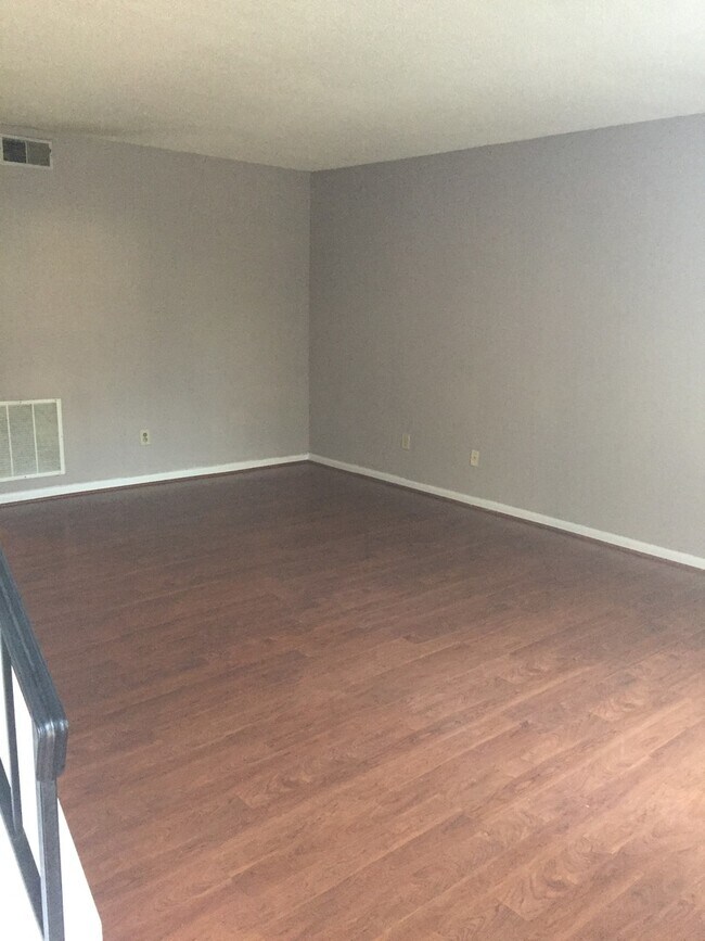 Building Photo - COMING SOON IN AUGUST!!