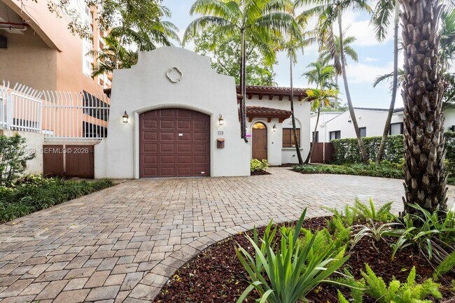 Building Photo - 324 SW 30th Rd