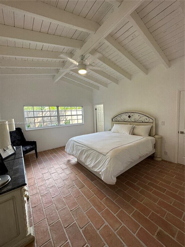 Foto del edificio - 3841 Kumquat Ave