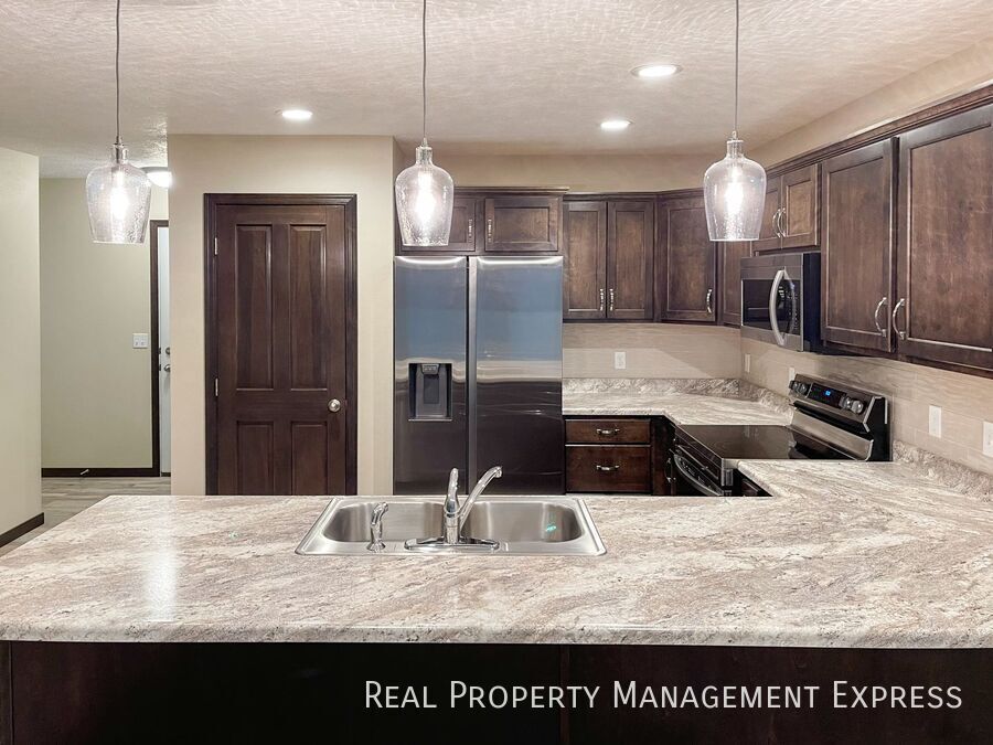 Primary Photo - 3 Bedroom 2.5 Bathroom Single Family Townhome