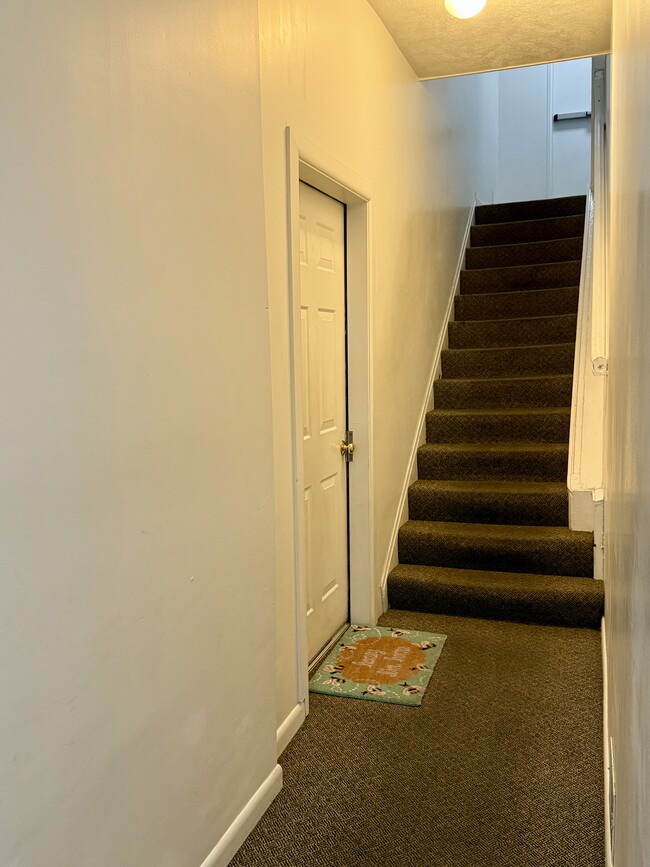Building Photo - 5430 Baywood St