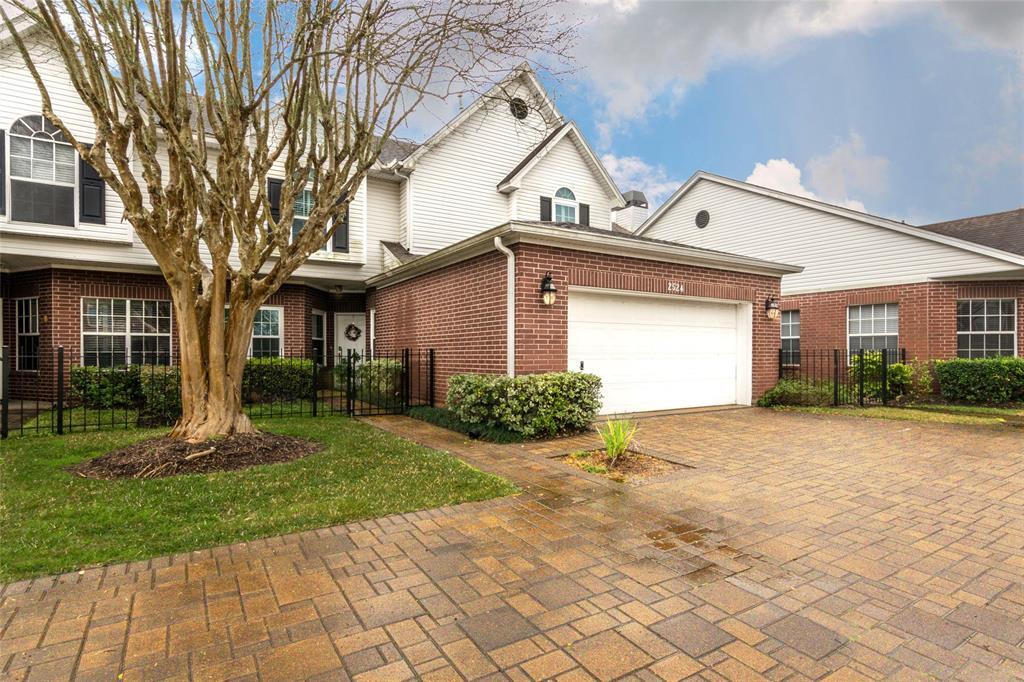 2524 Masters Dr, League City, TX 77573 Condo for Rent in League City
