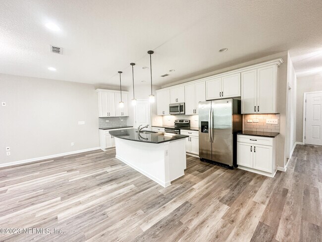 Building Photo - 3280 Chestnut Ridge Way