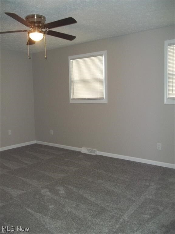 Building Photo - 3616 Boettler St NE
