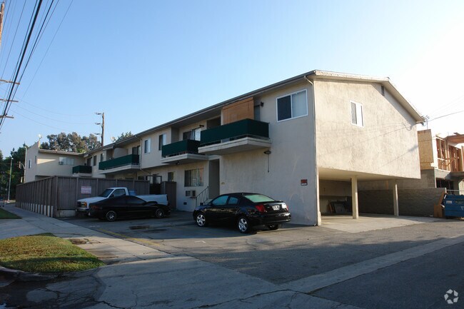 Building Photo - 14254 Burbank Blvd