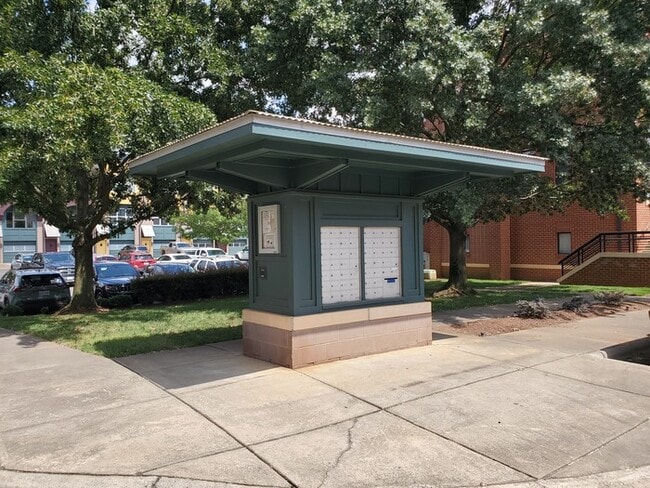 Building Photo - South End condo 1 Bedroom/1 Bath close to everything!
