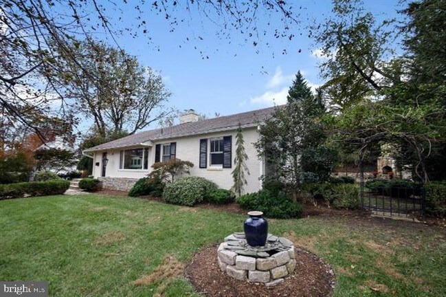 Foto del edificio - 5602 McLean Dr