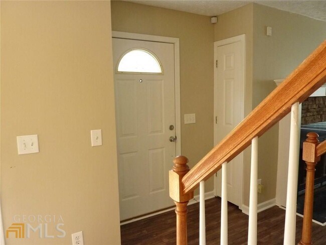 Foto del edificio - 203 Chelsea Ct