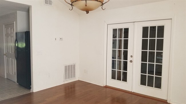 Foto del edificio - 24355 Lanier St
