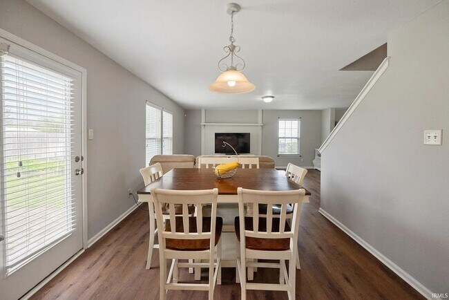 Foto del edificio - 4898 Little Pine Dr