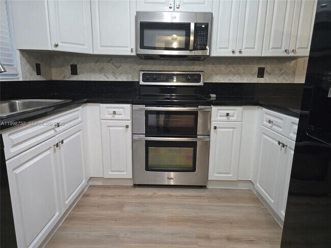 Foto del edificio - 11091 NW 7th St