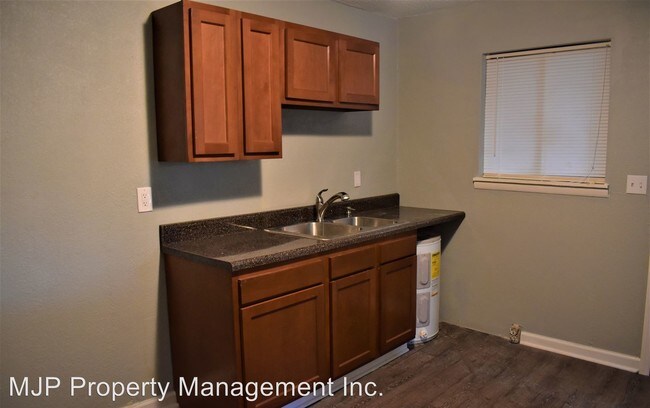 Building Photo - 2 br, 1 bath Apartment - 1817 Jackson St