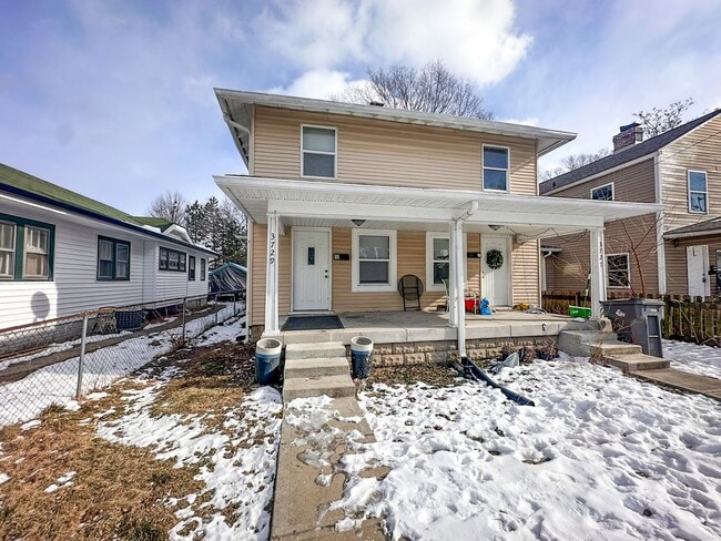Photo - 3729-3729 N Kenwood Ave Apartment