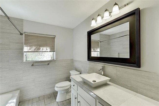 Foto del edificio - 2906 Greenlawn Pkwy