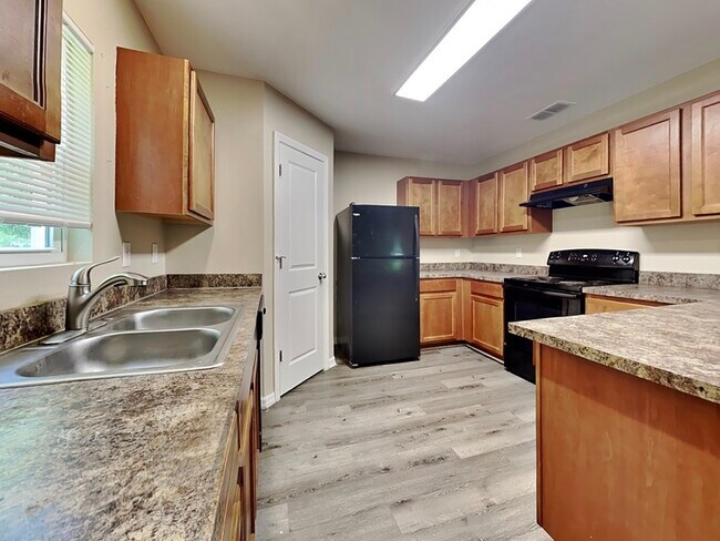 Building Photo - 313 Killinger Ave