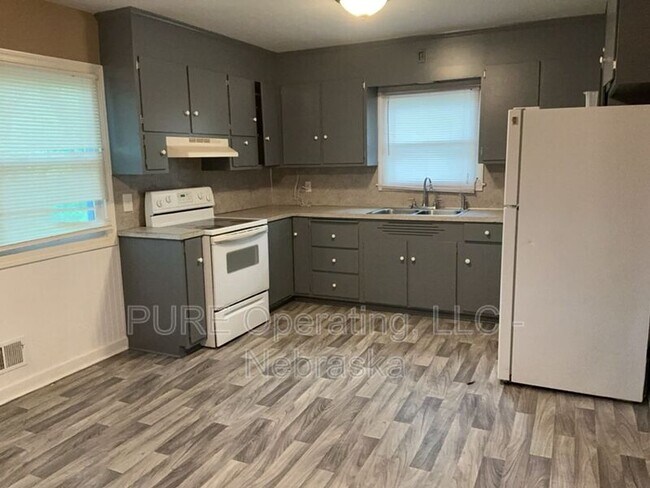 Foto del edificio - 5236 Ames Ave