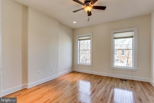 Building Photo - 143 N Linwood Ave