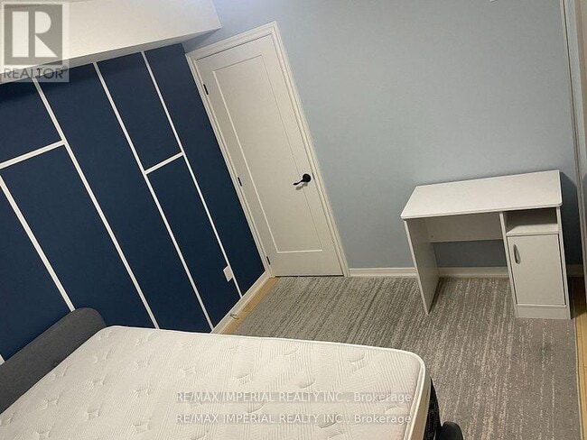 Building Photo - 68 Abell St