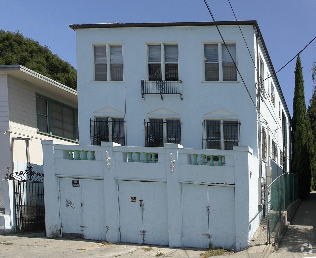 Primary Photo - 1330-1338 E 28th St