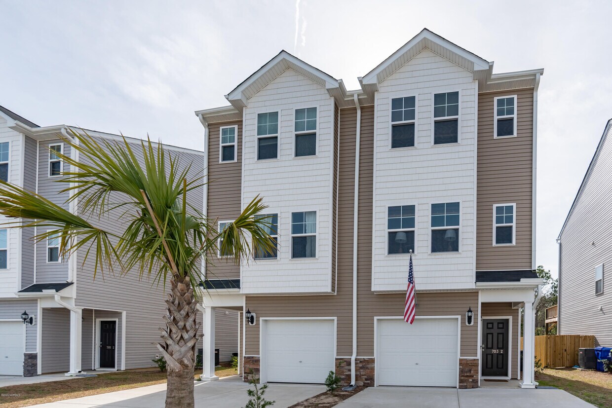703 Elton Ave, Carolina Beach, NC 28428 Townhouse for Rent in