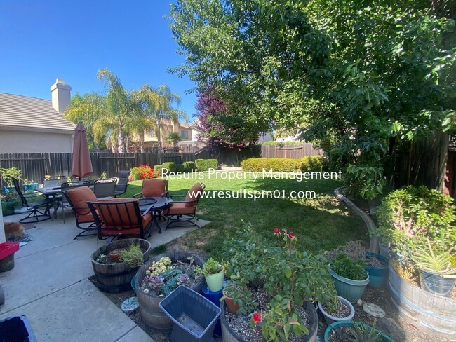 Building Photo - 4 br, 3 bath House - 1734 Pico Rivera Dr