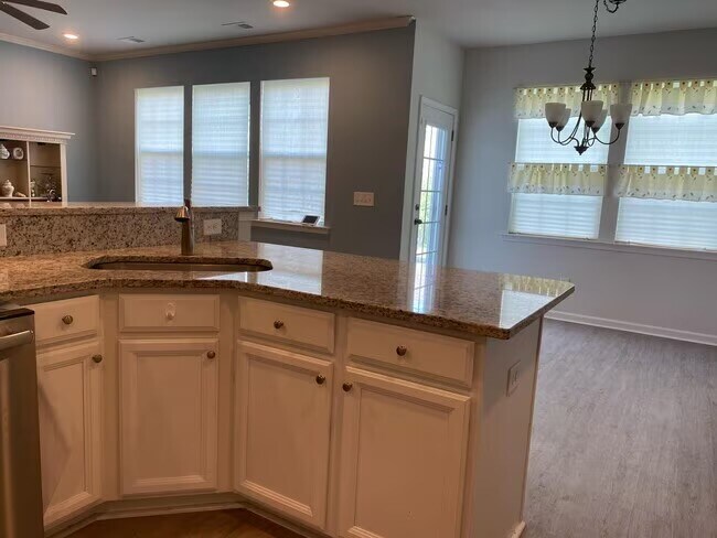 Foto del edificio - 9824 English Elm St