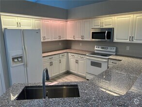 Building Photo - 18072 Horseshoe Bay Cir