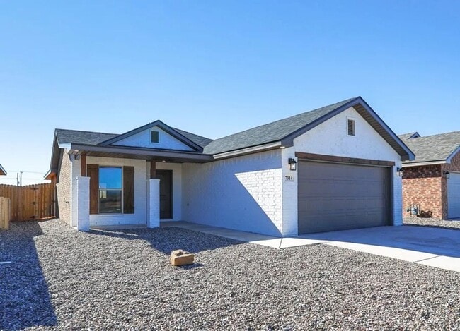 Building Photo - Cozy 3 Bedroom In Midland Texas!