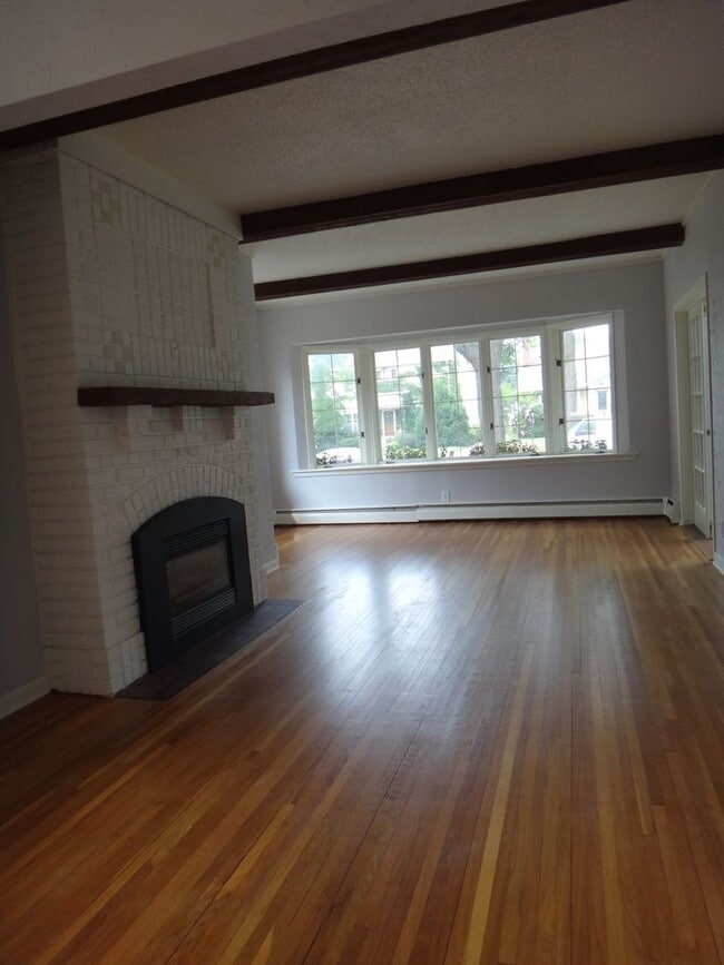 Foto del edificio - 3br/2ba Linden Hills Charmer - Great Location, Professional Management!