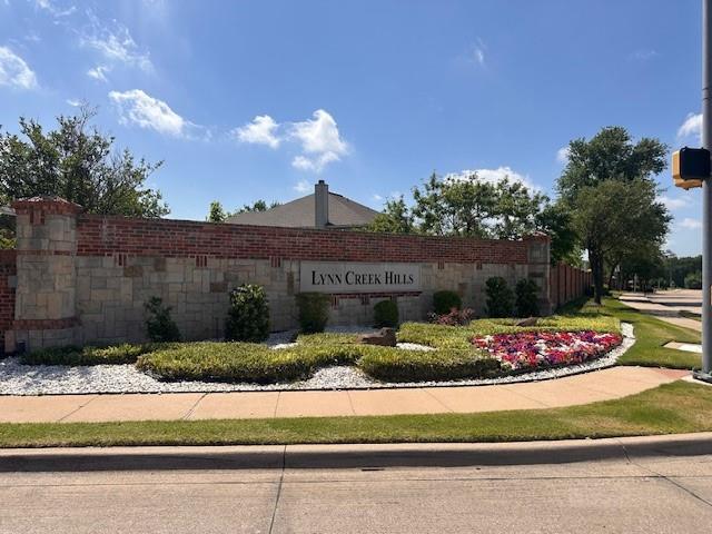 Foto del edificio - 5880 Crestview Dr