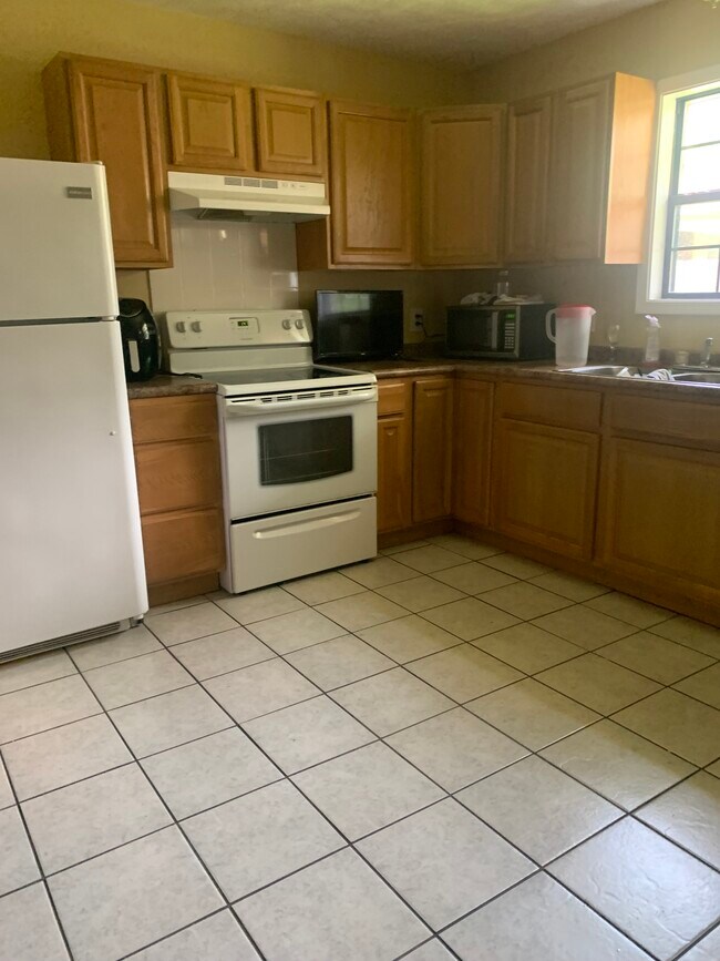 Foto del edificio - 216 E Church St