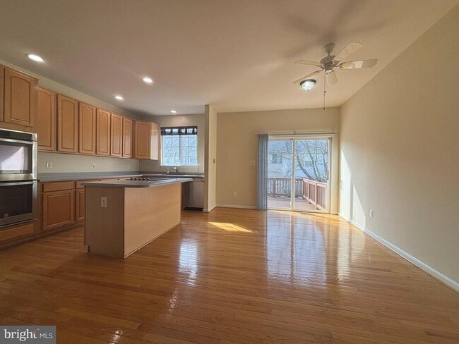 Foto del edificio - 2444 Rolling Plains Dr