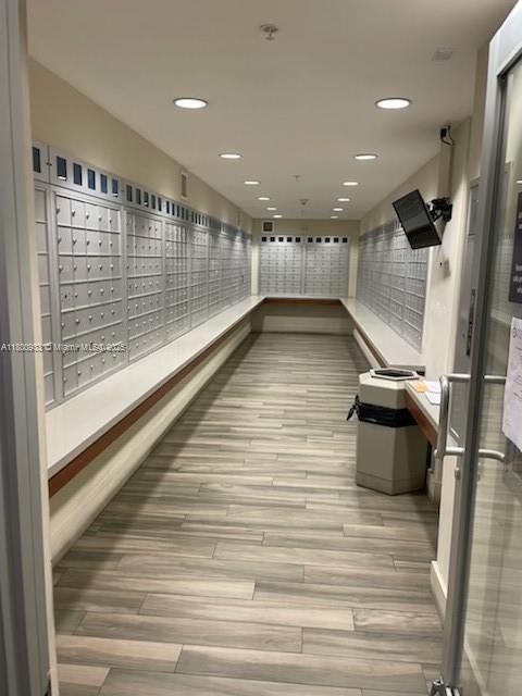 Building Photo - 1750 N Bayshore Dr