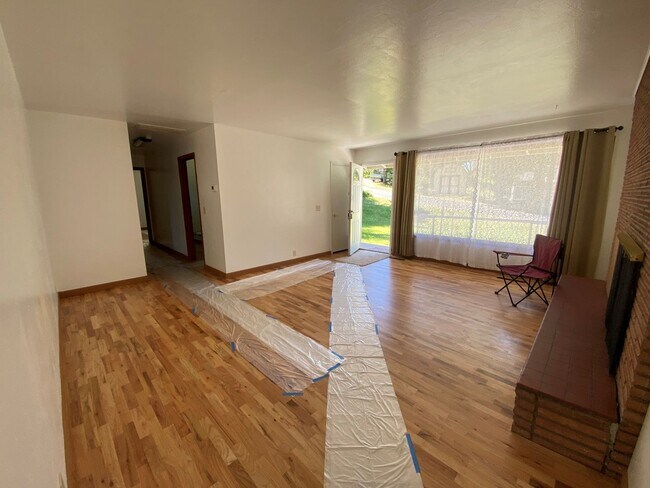 Foto del edificio - 3 Bedroom Hucrest Home!