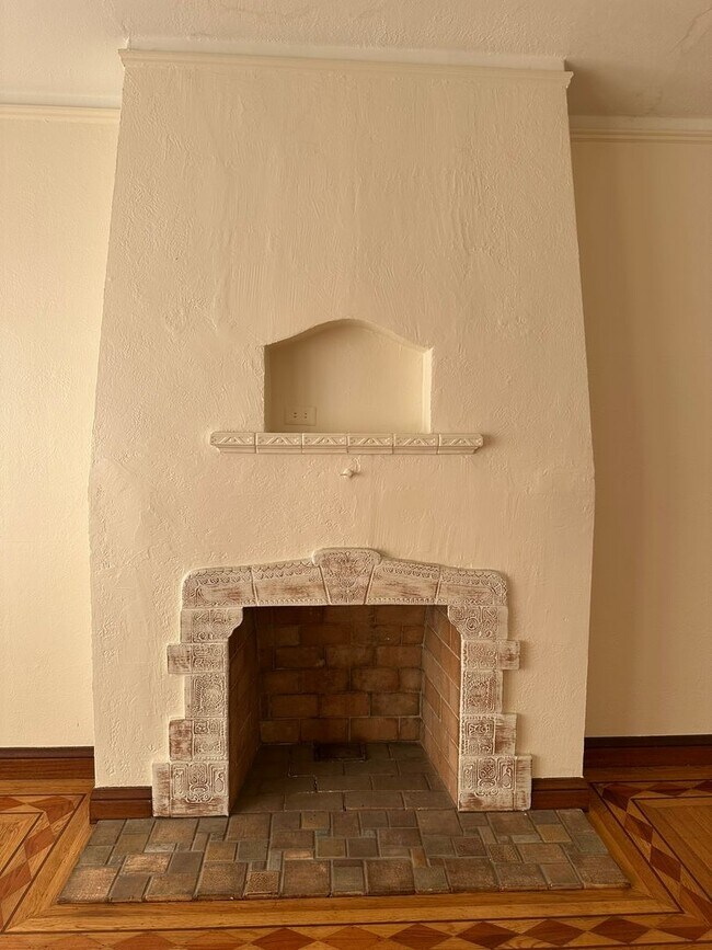 Foto del edificio - Mt Davidson Manor Home for Rent