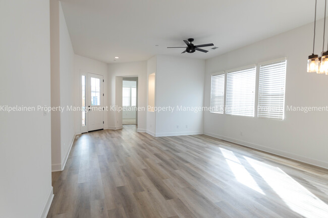 Foto del edificio - 751 Skyview Ln