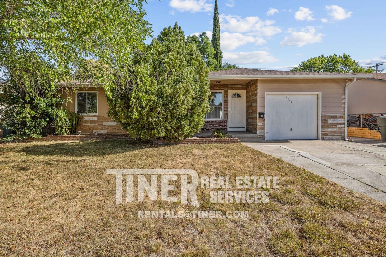 Foto principal - Sunny North Highlands Home