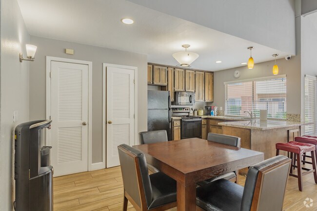 Casa club - Carmel Pointe