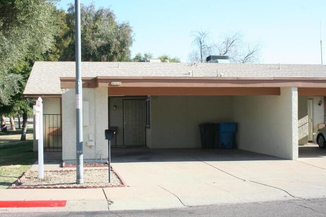 Building Photo - 2616 W Joan De Arc Ave