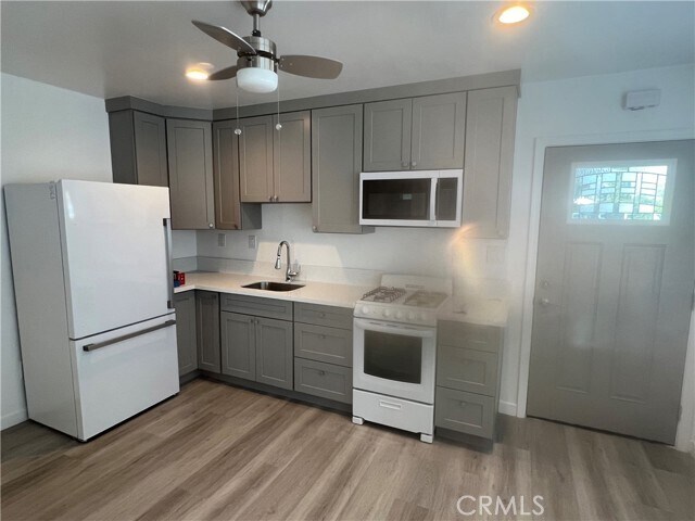 Foto del edificio - 2706 Thornton Ave