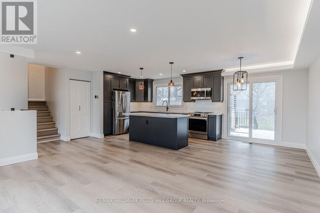 Building Photo - 20 Ottaway Ave