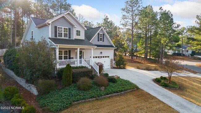 Foto del edificio - 330 Spring Lake Dr