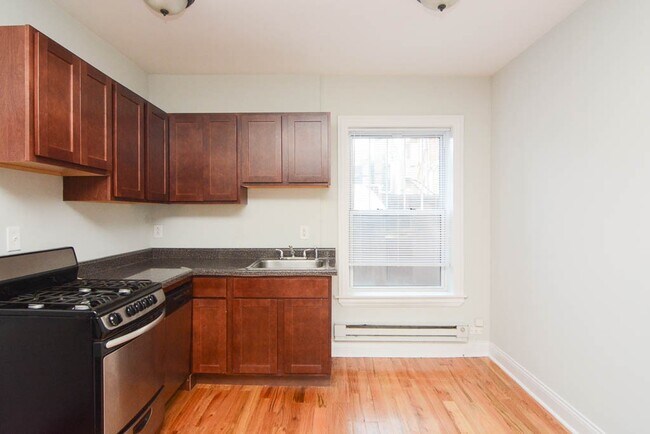 Foto del edificio - 644 W Oakdale Ave